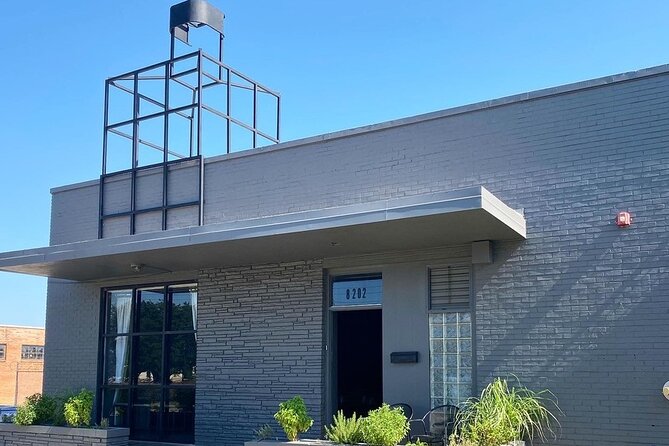 1-Hour Distillery Tour & Tasting in Dallas - Taste Lounge Time: Glencairn Glasses, Real Cocktails, and Room to Hang