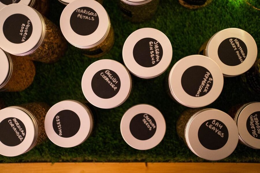 Aberdeen: Gin Distillery Discovery Tour with Welcome Drink - Key things to know before you go