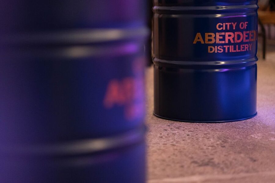 Aberdeen: Gin Distillery Discovery Tour with Welcome Drink - The tasting lineup: at least 3 Aberdeen gins