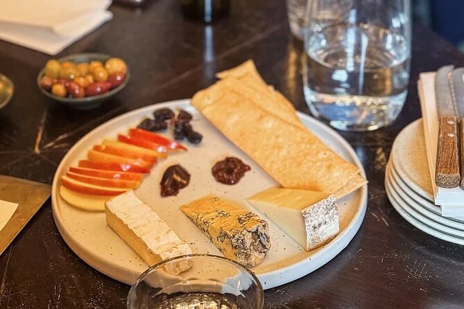 Ballarat Foodie and Gin Distillery Tour - Scones, Jam, and Old Hotel Stories in Historic Ballarat