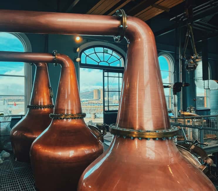 Belfast: Titanic Distillers Premium Tour and Whiskey Tasting - The tasting: premium whiskey and award-winning vodka