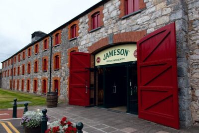 Blarney Castle Cork City and Jameson Distillery Small groups - Blarney Castle and Gardens: The Stone of Eloquence and a Real Castle Tour