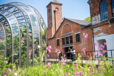 Bombay Sapphire Gin Distillery Tour - Turbine Bar: make your own gin and tonic right away
