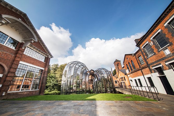Bombay Sapphire Gin Distillery Tour and Cocktail - The cinema room and guide-led tour: what you’re actually learning