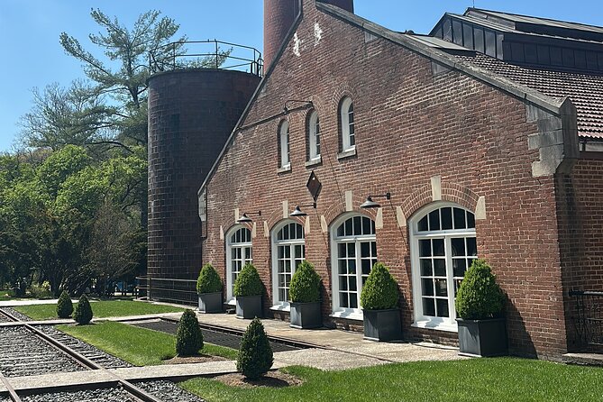 Bourbon Bites Tour. Hunter the Bourbon Edition.the Rare Bottles - Who this bourbon trail is for