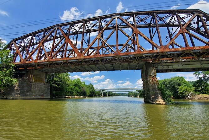 Bourbon Boat Tour in Frankfort with Tasting - Daniel Boone from Below: Kentucky’s Legend Up Close