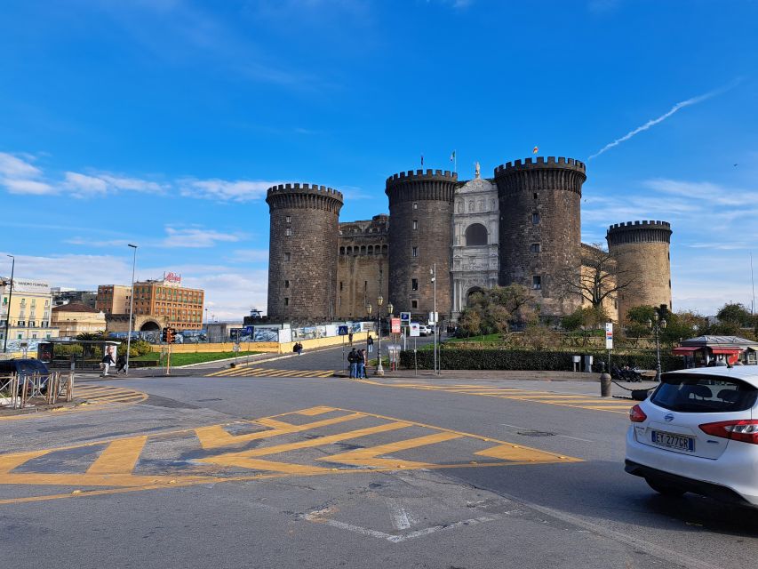 Bourbon Naples: Exclusive guide and Royal Palace pass - Piazza Municipio: where Naples played politics