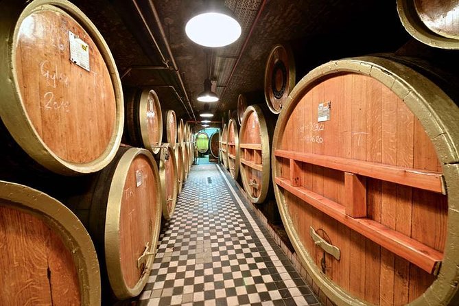 Budapest Tuk Tuk Tour with House of the Unicum Distillery Visit - Getting Started Right: Andrássy Avenue and the State Opera