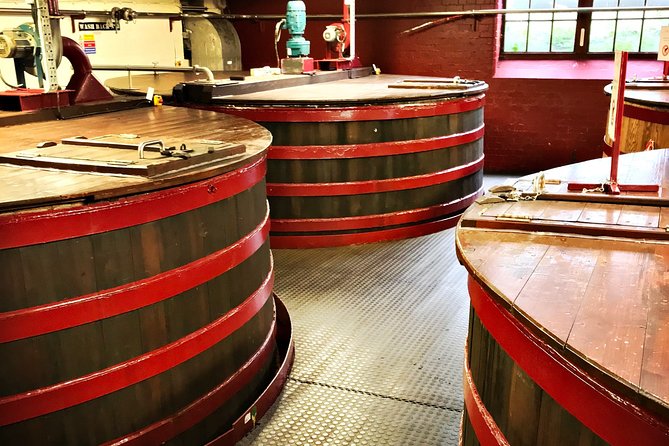 Casks & Chronicles: Day Tour of Scottish Whisky Distilleries - Optional Glenturret and Tullibardine for Extra Single Malts
