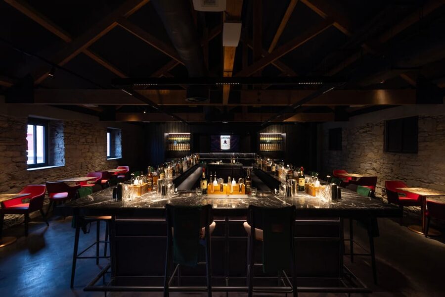 Cork: Jameson Cocktail Making Class at Midleton Distillery - Checking In and Getting Set Up at the Reception Desk
