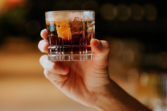 Discovery Papiamento Distillery - A rum tasting in a former ice factory in Oranjestad