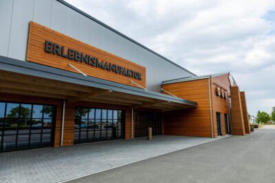 Distillery tour with guide! - What you see: copper stills and the making of distillates and liqueurs
