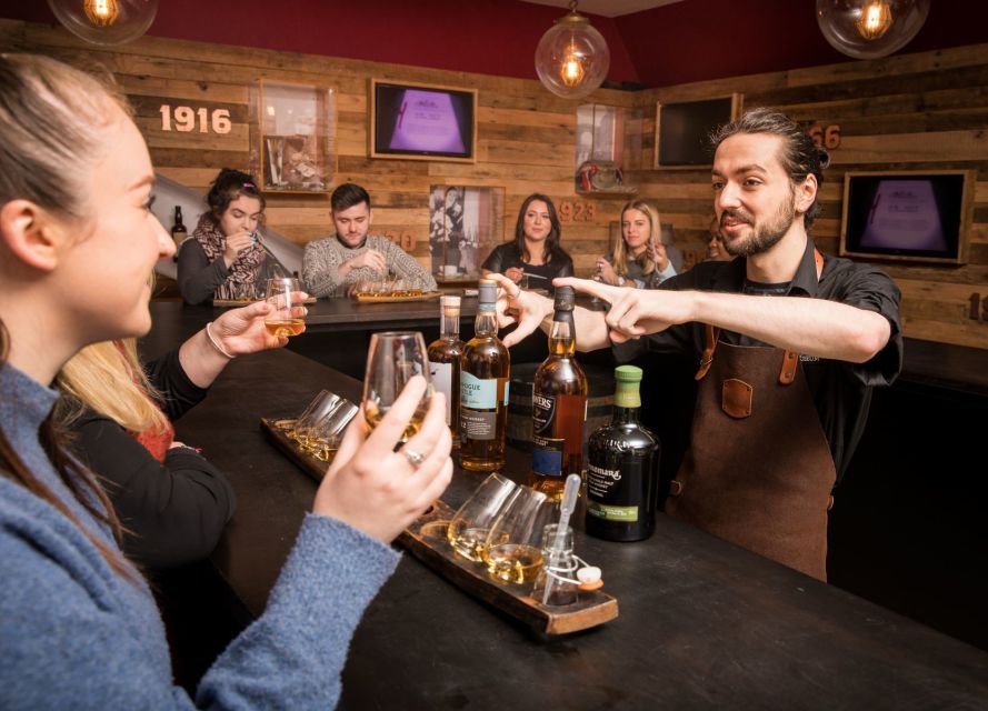 Dublin: Irish Whiskey Museum Blending Tour with Tastings - The modern tasting bar: four Irish whiskeys, compared the right way