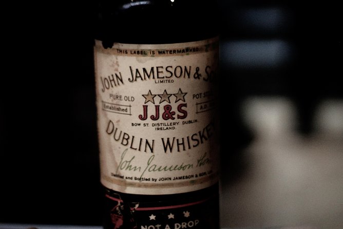 Dublin Jameson Distillery and Guinness Storehouse Guided Tour - The walk between Jameson and Guinness: plan for weather and footwear