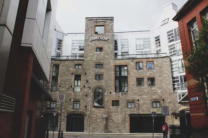 Dublin Jameson Distillery and Guinness Storehouse Guided Tour - Gravity Bar: your included pint with 360-degree Dublin views