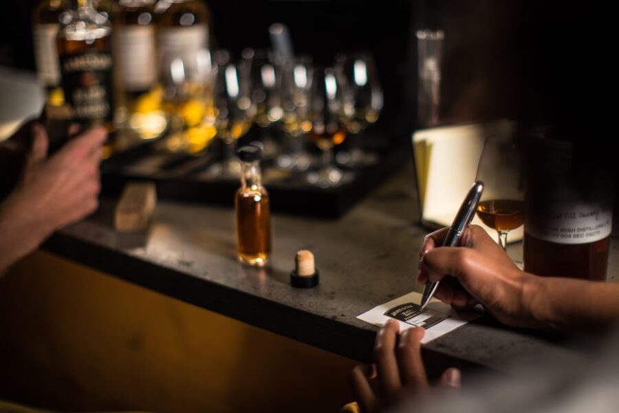 Dublin: Jameson Distillery Whiskey Blending Class - Tasting four cask-strength components: how the flavor lesson works