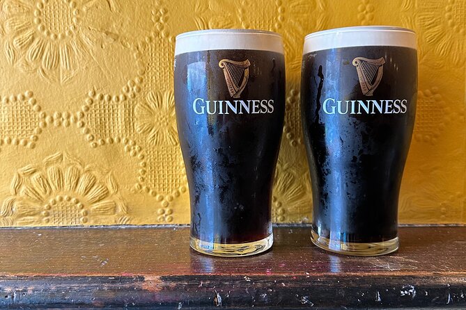 Dublin Pub Tour: Guinness Perfect Pour, Whiskey, Music and More - A four-pub route that makes Dublin feel walkable