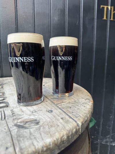 Dublin: Pub Tour. Pour The Perfect Guinness, Whiskey & Music - Pour your own Guinness in Temple Bar