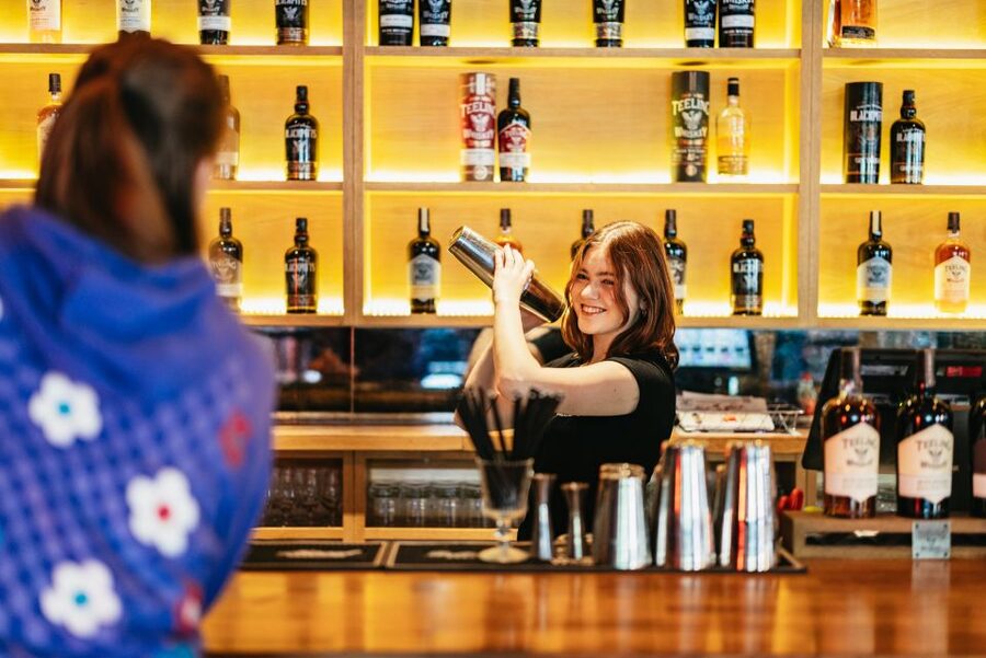 Dublin: Teeling Whiskey Distillery Tour & Tasting - Inside the working distillery: what the guided walk feels like