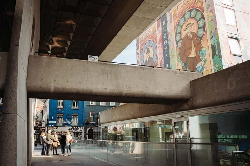 Dublin: Trinity College, Castle, Guinness and Whiskey Tour - Guinness Storehouse finale: audio tour, self-paced exploring, and a rooftop pint
