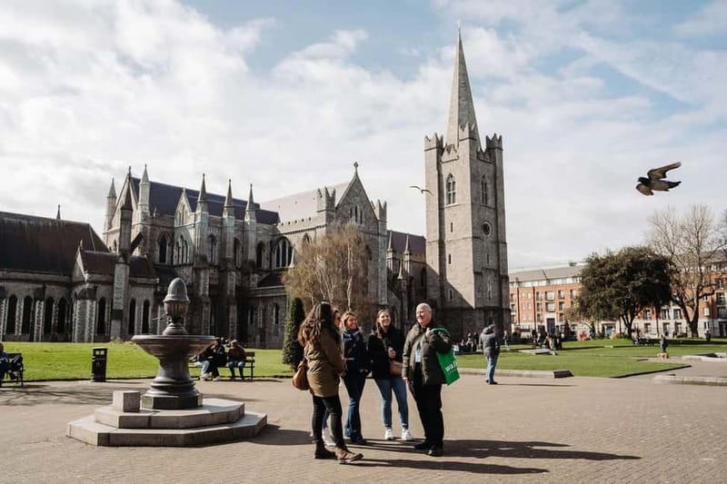 Dublin: Trinity College, Castle, Guinness and Whiskey Tour - Entering Trinity College and seeing the Book of Kells early