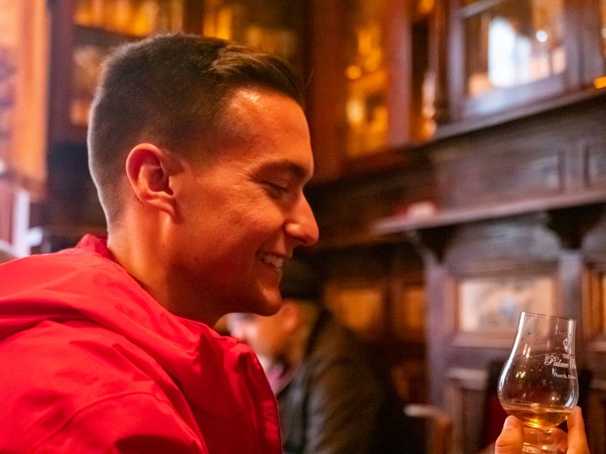 Dublin: Whiskey Tasting Tour - The Palace Bar stop: Irish whiskey fame under one roof