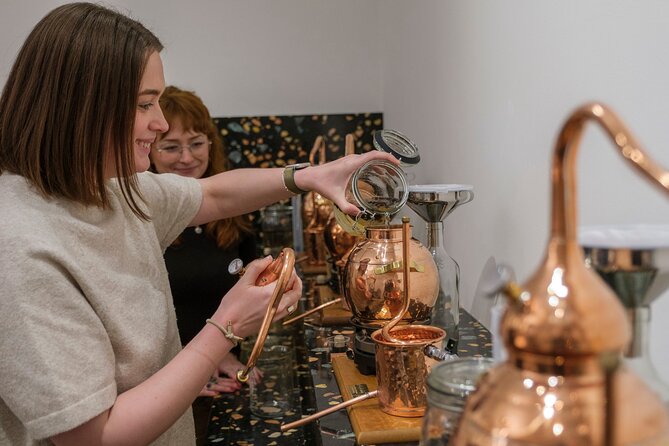 Edinburgh Gin Distillery Making Experience - Why gin lovers and curious drinkers both enjoy this in Edinburgh