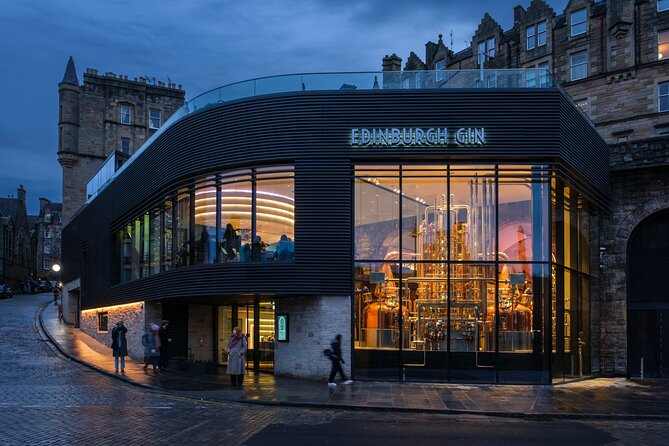 Edinburgh Gin Distillery Making Experience - Guides make the difference: banter, clarity, and quick lessons you’ll use again