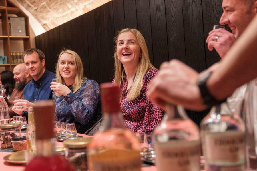 Edinburgh: Gin Distillery Tour and Tasting - Hitting The Arches: where the tour starts in Old Town