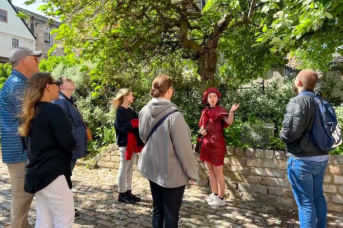 Edinburgh Historical Gems Tour with Whisky & Local Flavours - Stop 4: Palace of Holyroodhouse finish—and an optional entrance