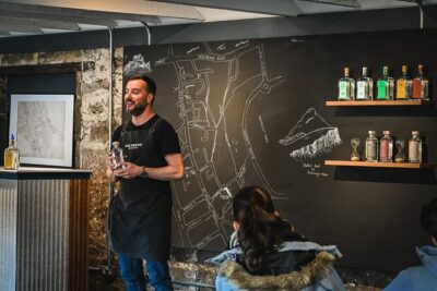 Edinburgh: Holyrood Distillery Whisky and Gin Tour & Tasting - Tastings at the bar: how to get more out of the pours
