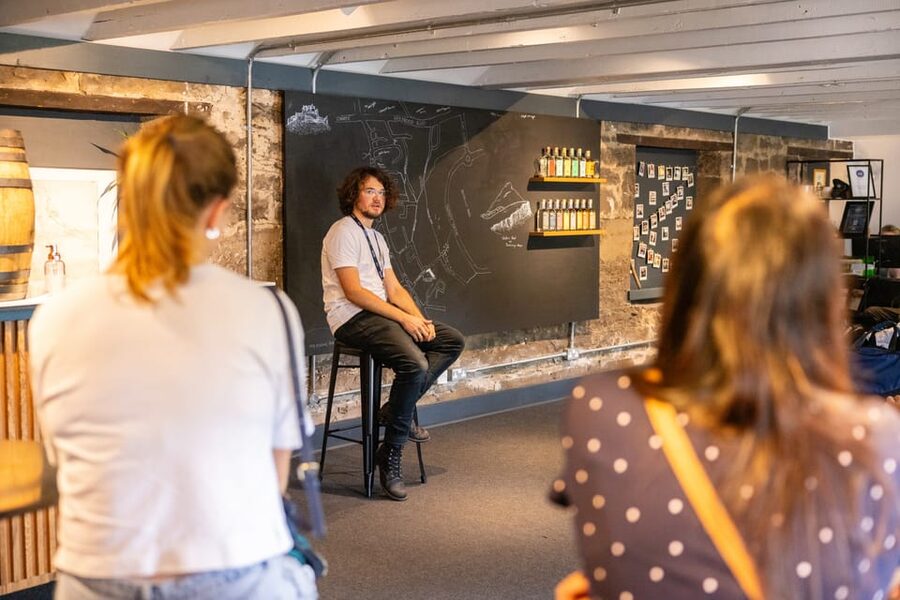 Edinburgh: Holyrood Distillery Whisky & Gin Tour - Cask Room Finish With Single Malt Tasting and Oak Barrel Talk