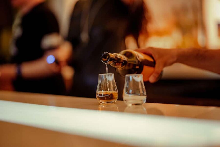 Edinburgh: Johnnie Walker Whisky Explorers Guided Tasting - Where this tasting fits on your Edinburgh day
