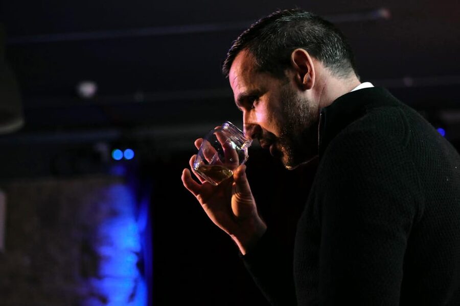Edinburgh: Mountebank Comedy Whisky Tasting - Practical tips to enjoy the show without stress