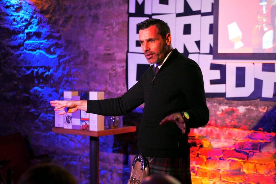 Edinburgh: Mountebank Comedy Whisky Tasting - Meeting Daniel and Brahan at The Waverley Bar (St Mary’s Street)