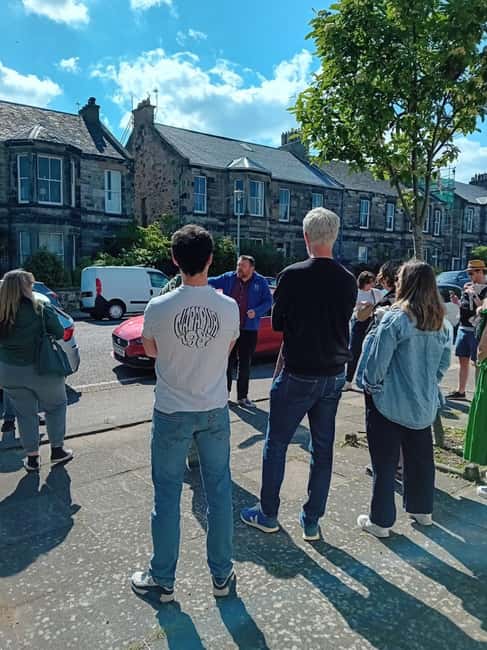Edinburgh: Old Town guided walk with a free whisky included - Key things to know before you go