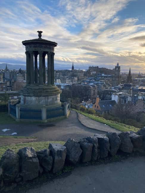 Edinburgh: Old Town guided walk with a free whisky included - Why 90 minutes is the sweet spot for Old Town Edinburgh