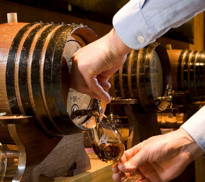 Edinburgh: Stirling, Whisky and St Andrews Tour in Spanish - When expectations don’t match: timing, St Andrews squeeze, and skipped extras