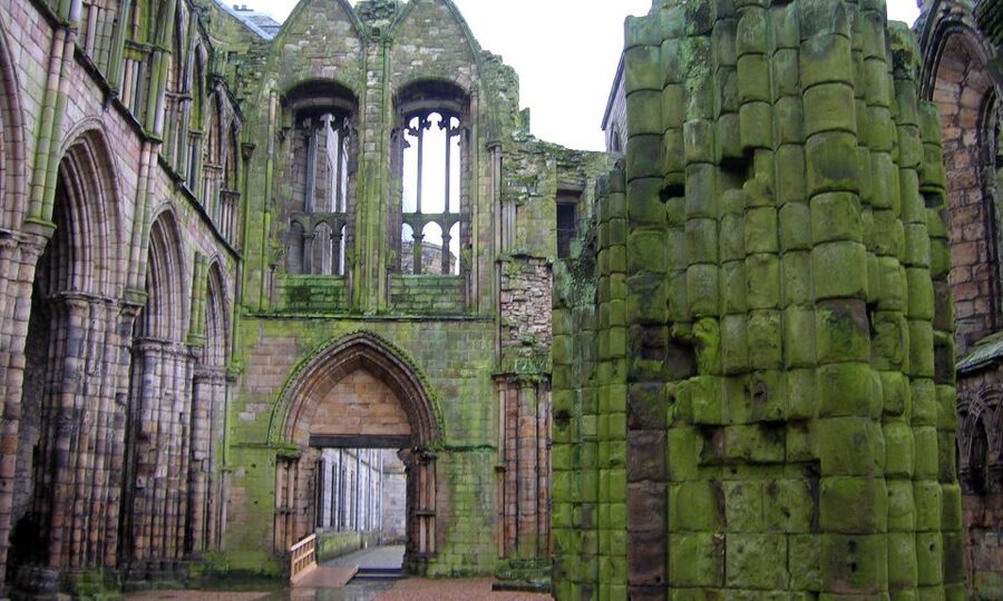 Edinburgh: Stirling, Whisky & St Andrews Tour in Italian - The Whisky Distillery: A Step-by-Step Production Walk and a Wee Sample