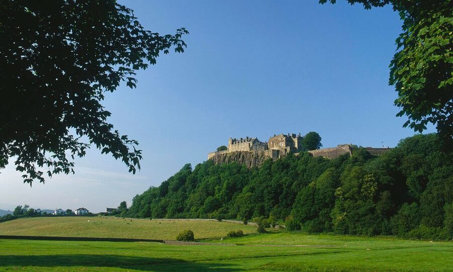 Edinburgh: Stirling, Whisky & St Andrews Tour in Italian - Stirling Castle area: Braveheart views and the Stuart-Mary connection