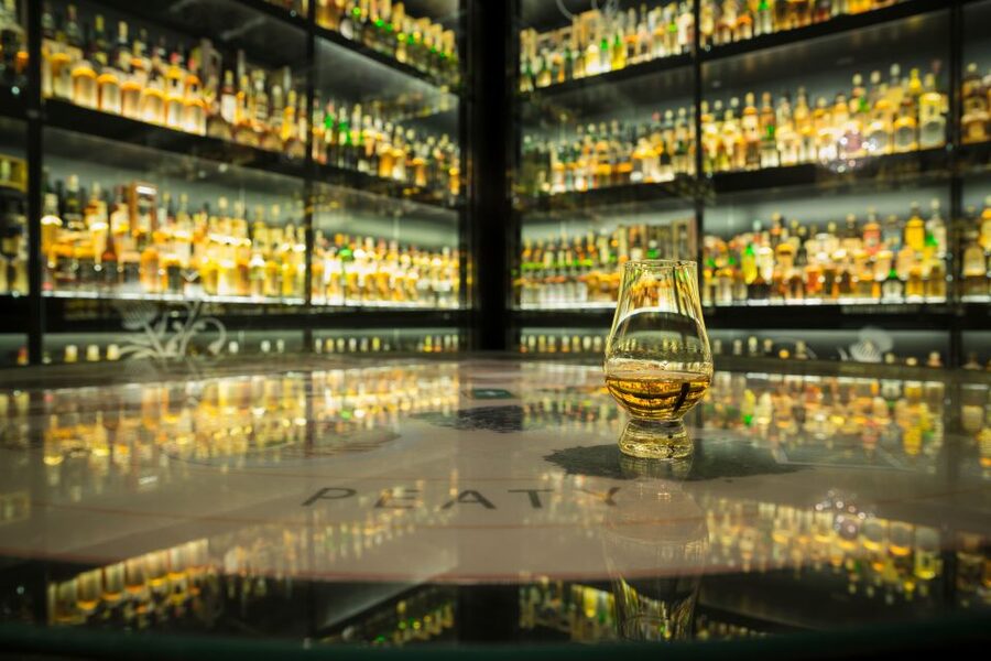Edinburgh: The Scotch Whisky Experience Tour and Tasting - Gold Tour Upgrade: Four Single Malts and a Better Tasting Moment