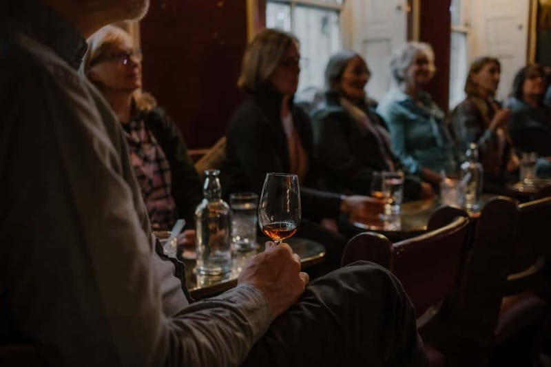 Edinburgh: Whisky Tasting and Storytelling in a Historic Pub - Should you book this whisky tasting in The Waverley Bar?