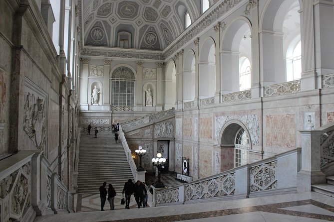 Exciting private tour of the Royal Palace and Bourbon Gallery - Tickets and time: why this pricing can work well for families and small groups