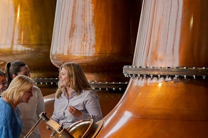 Exclusive Single Malt Whisky Making Experience near Edinburgh - Guides, Comforts, and Group Vibe for This Adult-Only Session