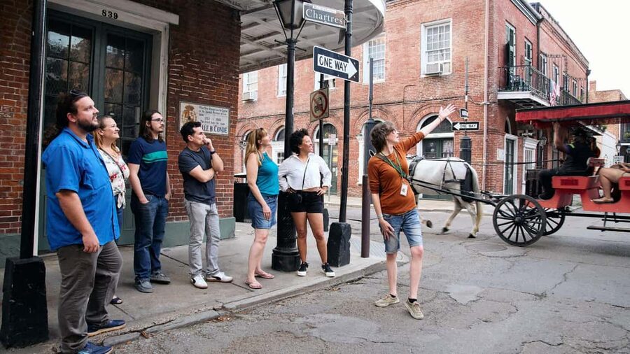 French Quarter: Jackson Square to Bourbon Street Tour - Meeting at the Andrew Jackson Statue: Start With the Quarter’s Pulse