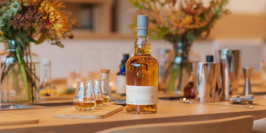 From Edinburgh: Glenkinchie Distillery Tour & Whisky Tasting - The tasting room: 3 drams, guided notes, and a wee cocktail payoff