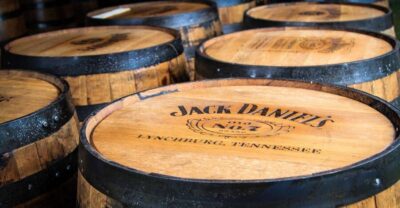 From Nashville: Lynchburg Jack Daniel's Distillery Tour - Lynchburg square stop: quick lunch, quick shopping, best photos