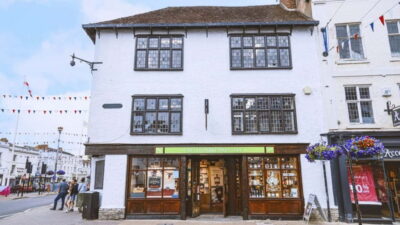 Gin Tasting at Judith’s, Shakespeare Distillery - The 60-minute flow: tonic, gin talk, then three pours