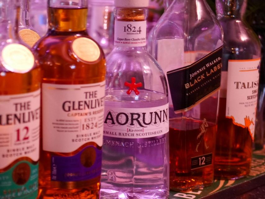 Glasgow: Whisky Flight at contemporary Scottish venue - The Self-Guided Tasting: Vision, Taste, and Aroma for Three Whiskies
