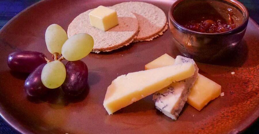 Glasgow: Whisky tasting and Scottish Cheeseboard - The Scottish Cheeseboard: Isle of Mull Cheeses and Traditional Pairing Moves
